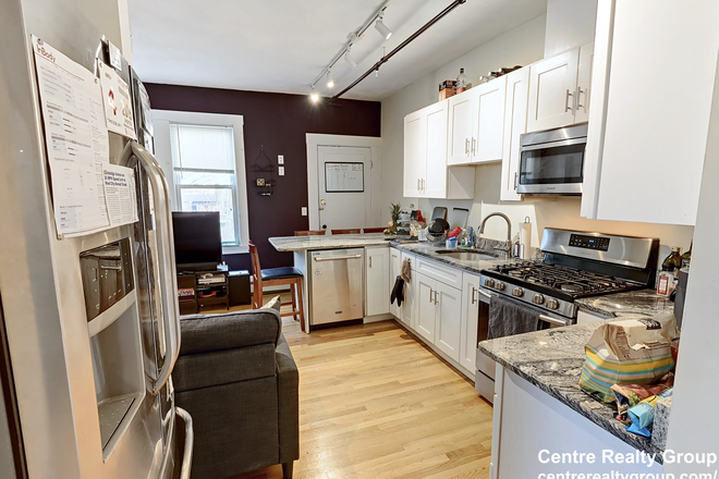 Kitchen - Renovated 5 Bed/2 Bath – In-Unit Laundry, & Modern Finishes - Available 9/1 Apartments