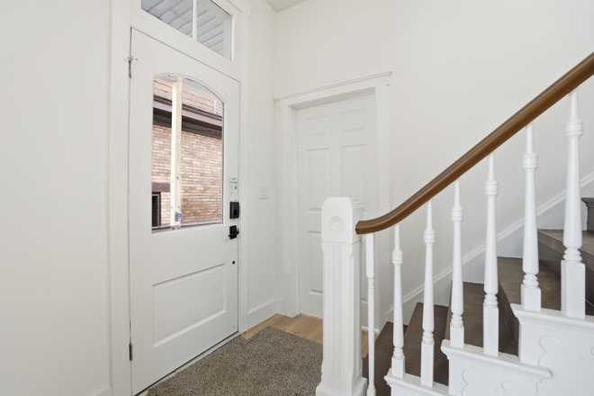 Entrance - Newly Renovated 6BR/3BA House – Perfect for Roommates, Close to Campus