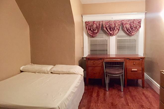 Bedroom - Furnished Private Bedrooms, 731 Livingston Ave, Room 7 Rental