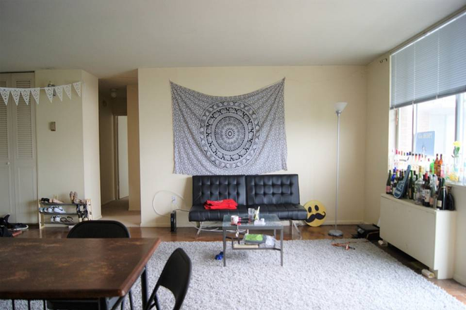 Living Room with Balcony - Unione Condominium