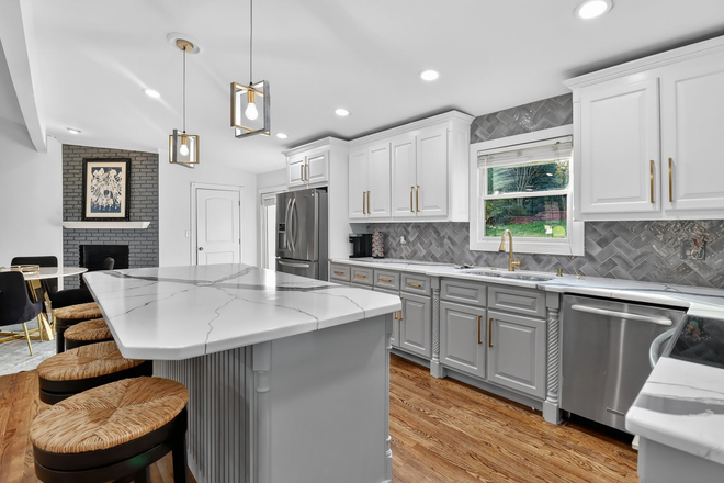 Kitchen - August 2026 Housing!!!!,  8  Minutes to Emory on BriarCliff Rd,  Fully Furnished House