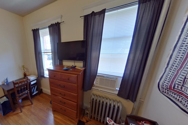 LIVING ROOM - AMAZING 2 BED MELVIN AVE 09/01 ACROSS FROM WHOLE FOODS Apartments