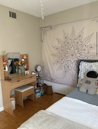 Room available - Condo