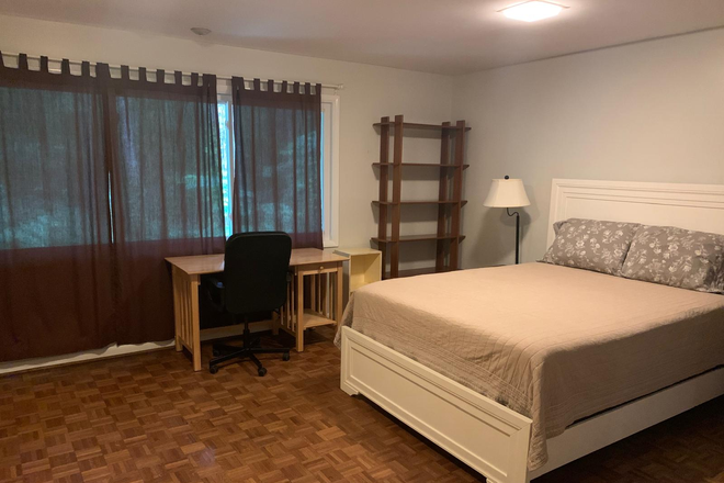 Bedroom - Nature Side Living Just Minutes from Emory House