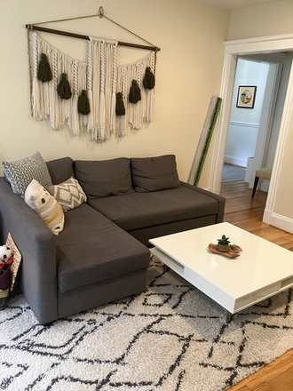 . - Spacious 2 Bed / 1 Bath w/ Heat and Hot Water Included - near campus! Available NOW!!! Apartments