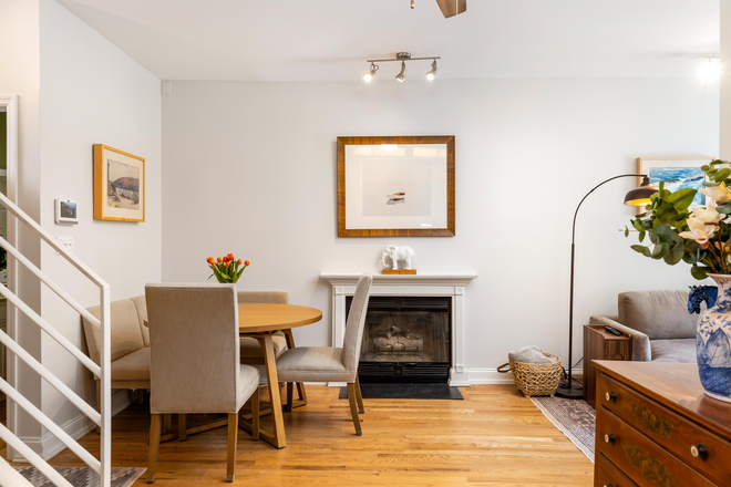 First Floor - Midtown Lighthouse - Executive furnished, flexible-term Condo - half mile to Emory Hospital