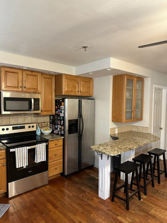 kitchen - Cute house unit on Pleasant Street!