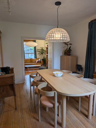 Dining room looking through to the living room - Furnished 1 bedroom apartment with large living room in the Junction