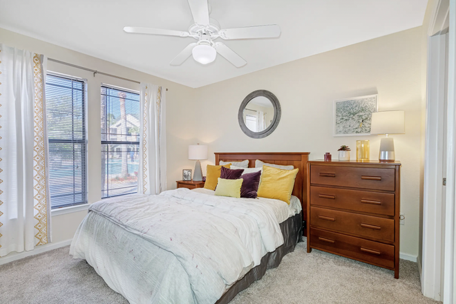 Bedroom - Forest Lake Sublease