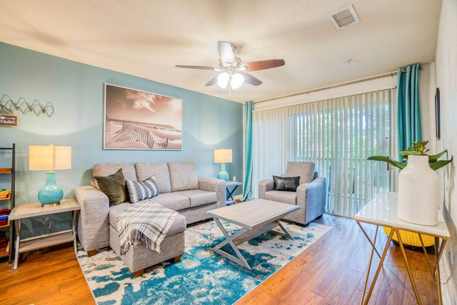 Living Room - Summer Lease Takeover - Northgate Lakes Apartments