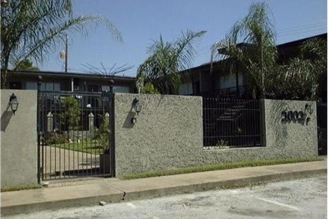 Exterior - Clean and Quaint - One-bedroom (Montrose/Upper Kirby/Museum district) Apartments