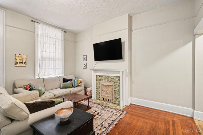 Living room, first floor - 4bed 3bath Charmer! House