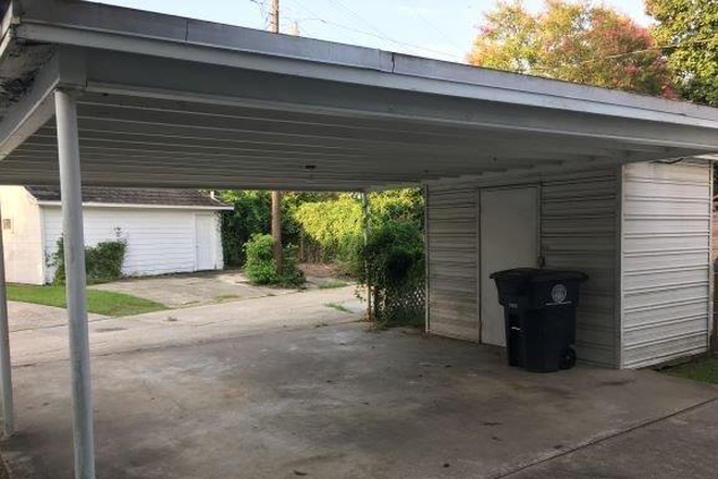 carport - 4 BR 2 BA  in Garden District House