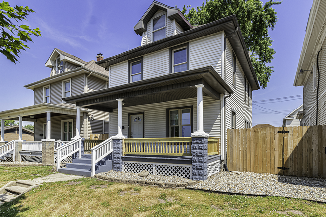 Front - 821 East Washington Street House