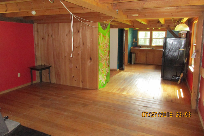 Living Room - NORTH LEVERET COUNTRY LIVING. 2BR, 1BA, KITCHEN House