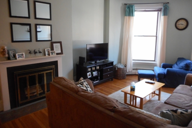 Photo - 925 Beacon St Apartments