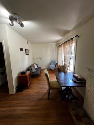 Living - 1 MINUTE WALK TO RICE - Charming 3-plex Triplex