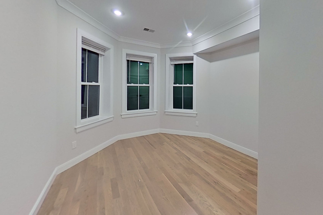 Call NOW for showings! 617-236-8600 - ENGLEWOOD AVE - *1/2 FEE* LUXE RENOVATED 3BR IN CLEVELAND CRCL FOR *9/1/2026* W/ IN UNIT W/D, 2 BATH Apartments