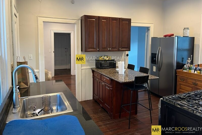 Call NOW for showings! 617-236-8600 - CURTIS ST - *NO FEE* TUFTS AREA 5BR/1BA AVAIL *6/1/2026* W/ TNDM PRKNG, LNDRY IN BLDNG, EIK, DW!