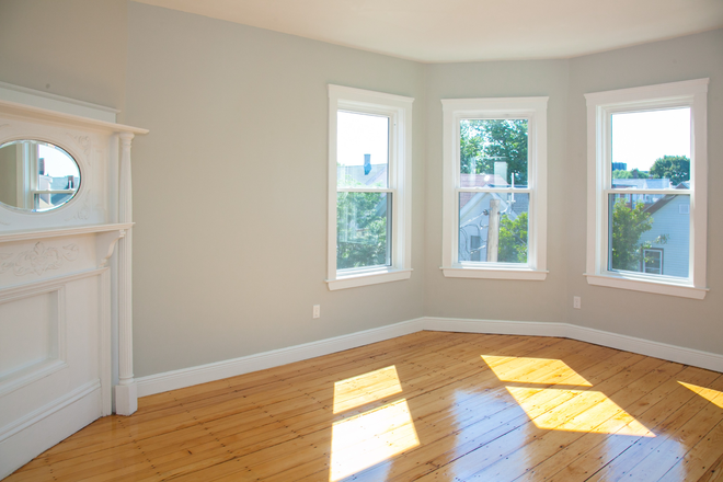 Call NOW for showings! 617-236-8550 - PROSPECT ST - *NO FEE* RENOVATED INMAN SQ 4BR/1BA W/ LNDRY IN BLDNG, EQUAL BDRM, YARD FOR *9/1/2026* Apartments