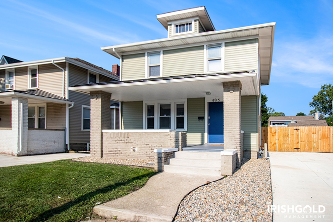 Front - 825 North Notre Dame Avenue House