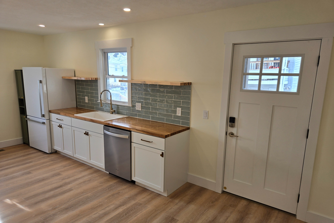 2 - Amazing & Updated (4BR) Apartments