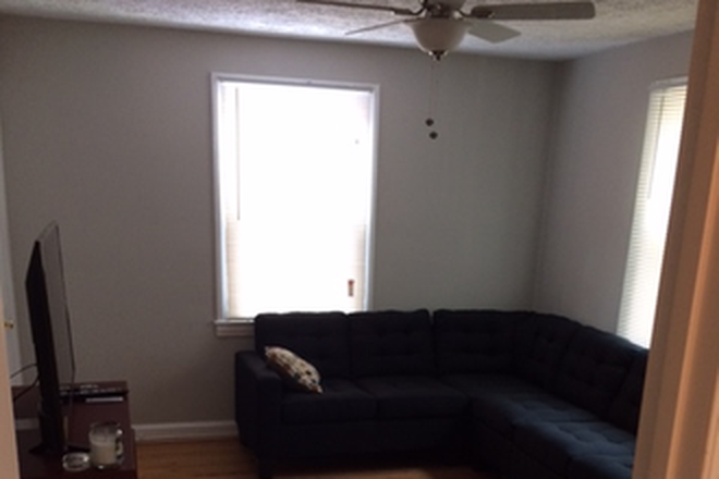 Living Room - Gorgeous rooms available in College Park close to UMD campus!! House