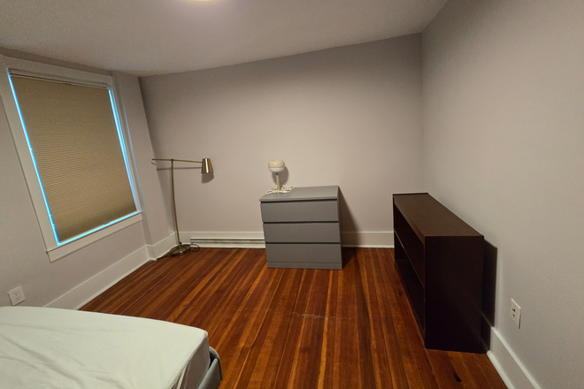 Bedroom 1 - Two bedrooms/one bath apartment available near Kendall SQ, MIT, MGH, Red+Green Line, W/D