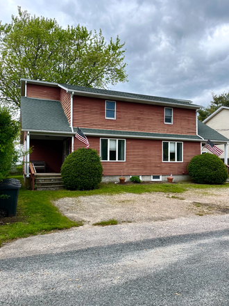 Front - ULTRA--MODERN TOWNHOUSE STYLE DUPLEX WITH ALL UTILITIES INCLUDED PLUS WIFI (6 BEDROOMS, 4 BATHS)