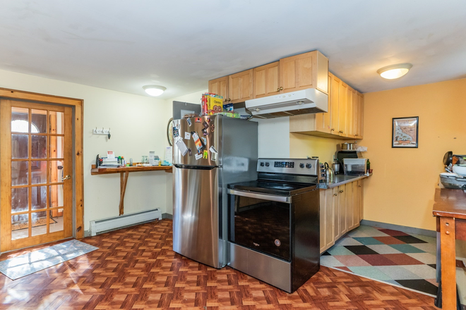 UNIT 1 (3 bedroom, 1 bathroom) - 2-7 BEDROOMS!  Close to UMass Campus!