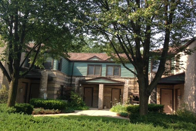 Front - Highlandon Court