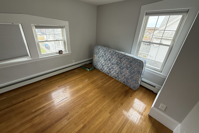 Listing Bedroom - Room for Lease - 20 Bellevue St. - Right Next to Tufts Campus Condo