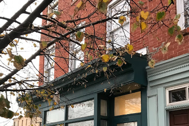 front foor - Cozy 2bd/2ba Apartment w Included Parking