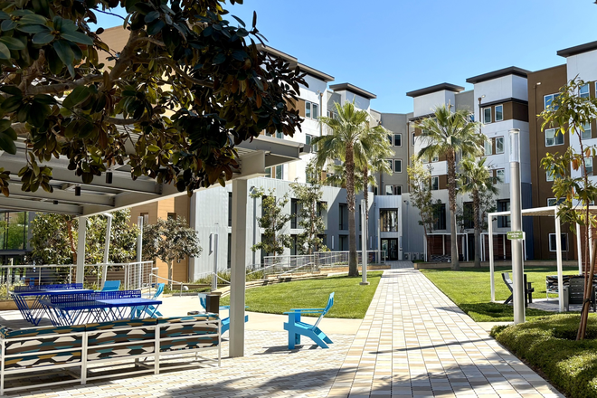 outside - Plaza Verde 2 Bed - 2 Bath (Shared)