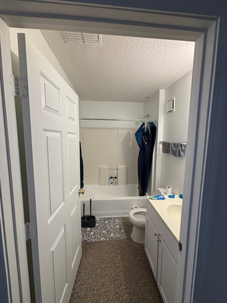 Bathroom - Courtyards 4x4 Lease Transfer Apartments