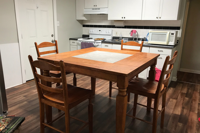 Kitchen - West Knox home