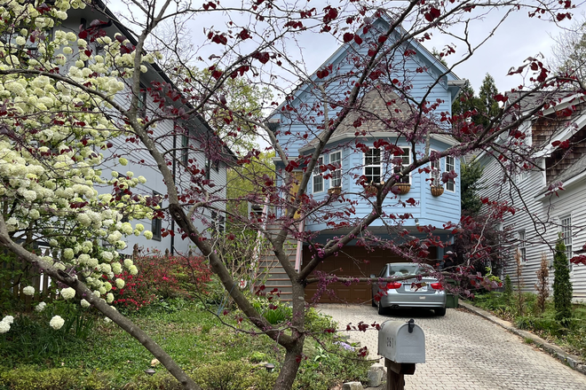 Street view - Furnished secure home 3 miles from EUH, VA and Grady Hospitals, perfect for fellow or resident.