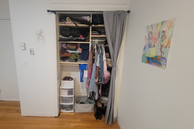 Bedroom closet - Great apartment close to campus