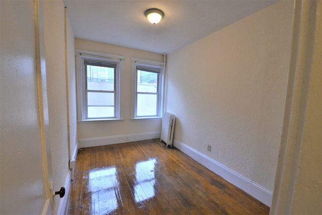 bedroom - Renovated 2 Seaparte Bedroom Eat in Kitchen in Fenway across Target Apartments