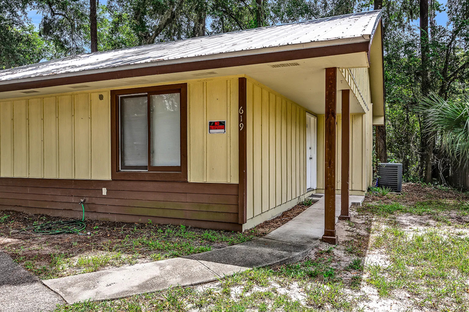 Exterior - Nice 2 bedroom 1 bathroom apartment short drive from UF