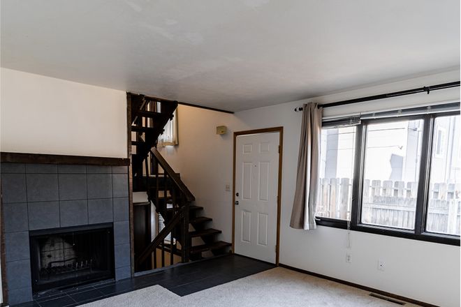 Living Room/Entrance and main stairs - 3 Bed 2 Bath Spring 2026 Sublet Townhome