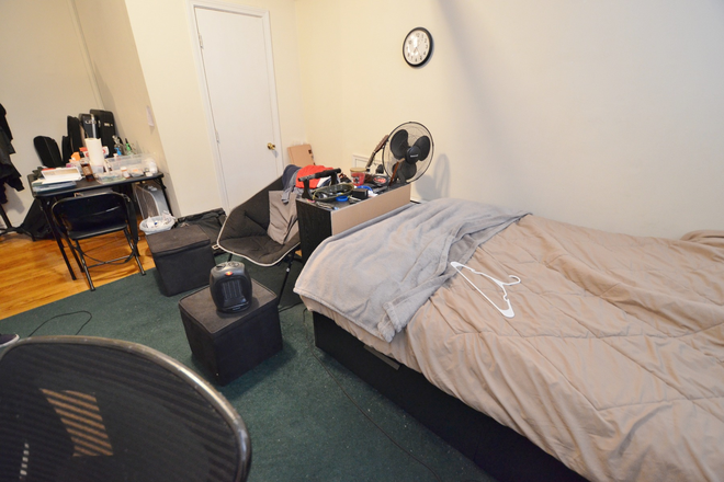 Bedroom - Large alcove Studio in Fenway across from City Target walk to Campus 9/1 Apartments