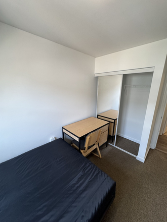 Bedroom - South Campus Commons 6 Summer Housing (Furnished + AC) – Walk to Campus Apartments