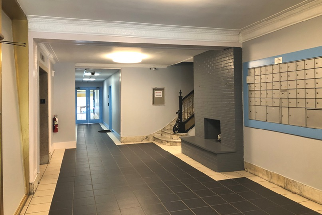 a - RIGHT IN KENMORE SQUARE Apartments