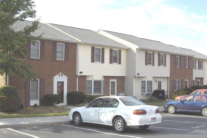  - 3 Bedroom 2.5  Bath Townhouse