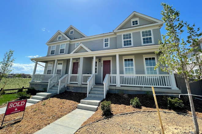 1 - AVAILABLE 6/15: 1673 Marquette Alley