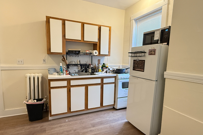 kitchen - Sunny North Brookline studio for 9/1 Apartments