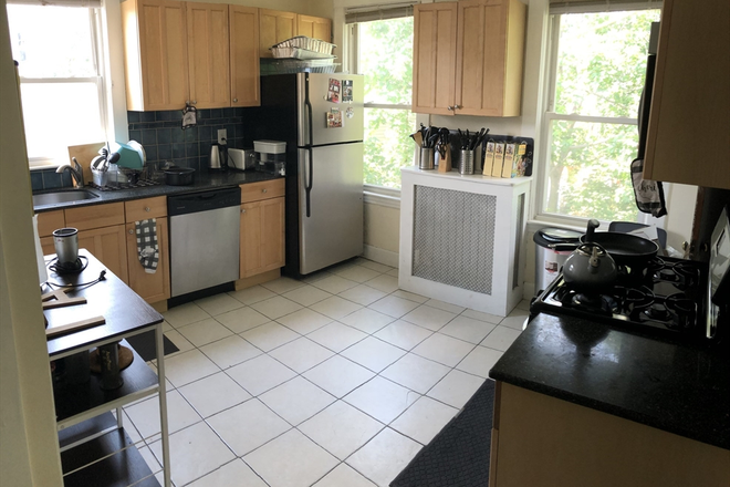 LIVING - 13 Sparhawk St., #2	SPACIOUS 4 BED/1.5 WITH IN UNIT LAUNDRY AND PARKING INCLUDED! Apartments