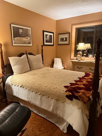 Queen bed, Scandanavian lounge chair - Private home; room for rent,  East side. quiet neighborhood