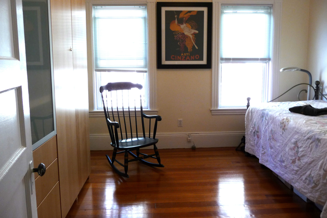 upstairs bedroom - Large, Sunlit 2-Bedroom Apartment in Desirable Huron Village, Cambridge